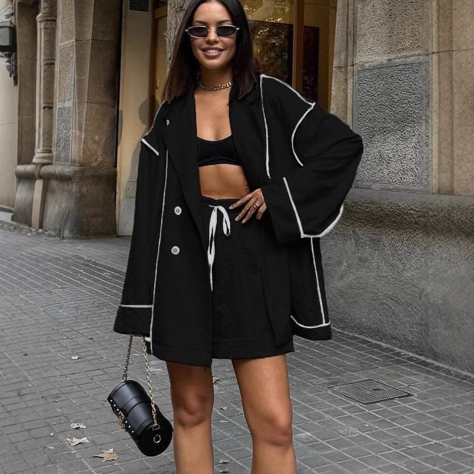 Blazer grande taille femme avec des détails contrastés Chic und Stil