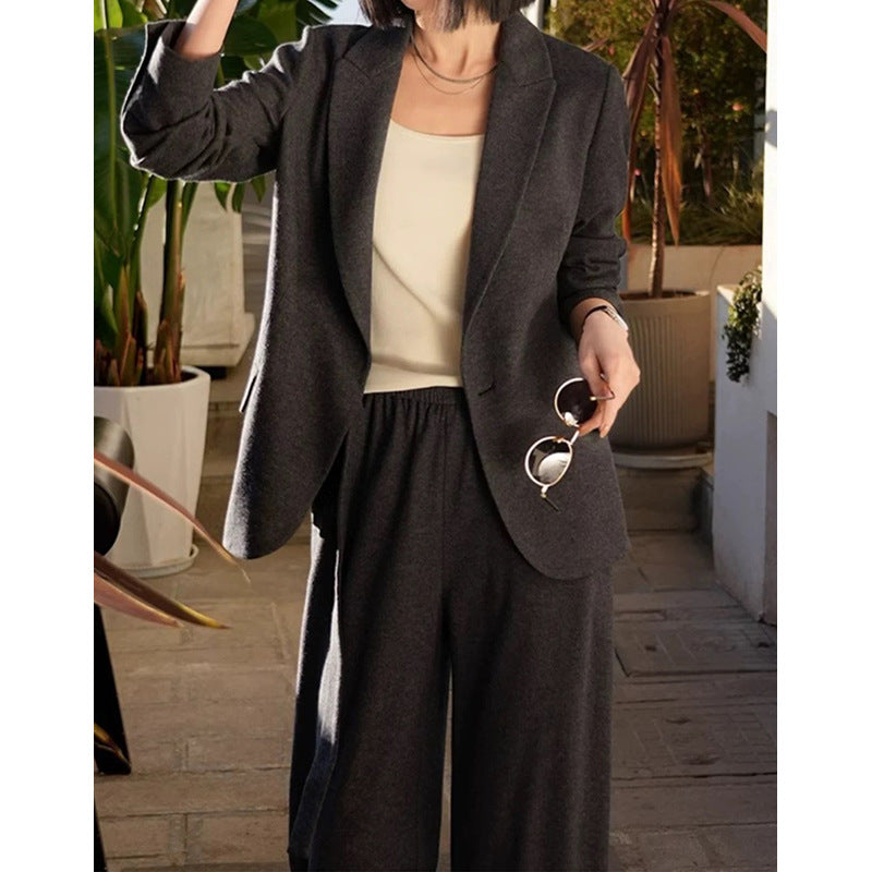 Costume-pantalon ouvert ajusté pour femme Chic und Stil