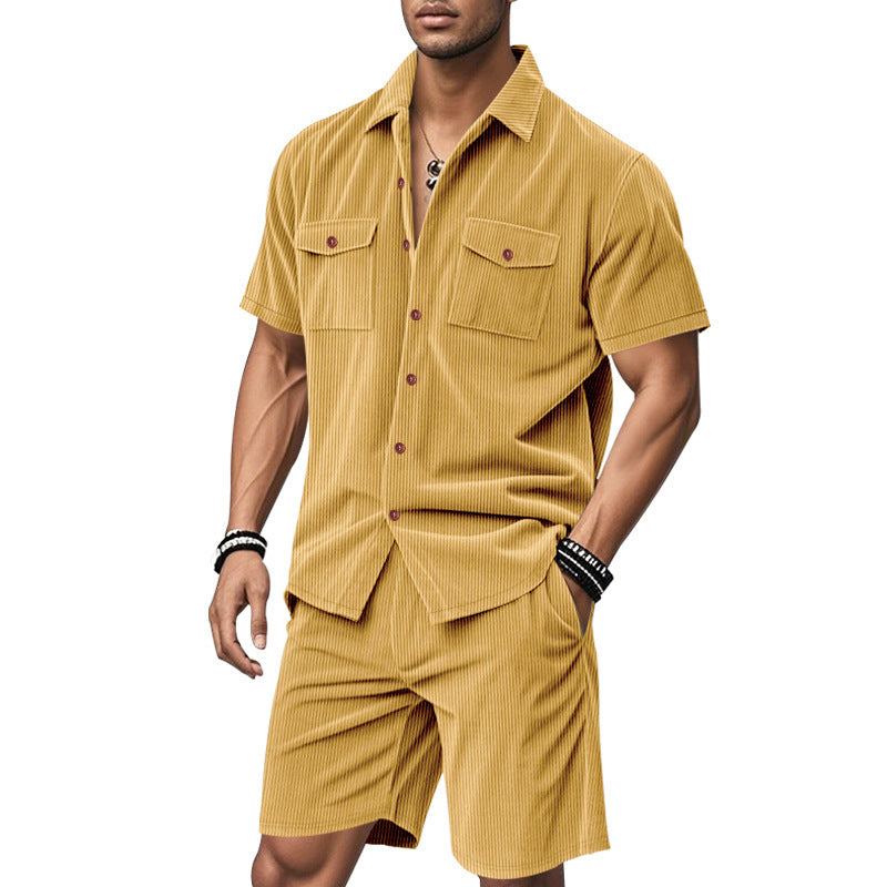 Ensemble décontracté pour hommes avec haut texturé et shorts Chic und Stil