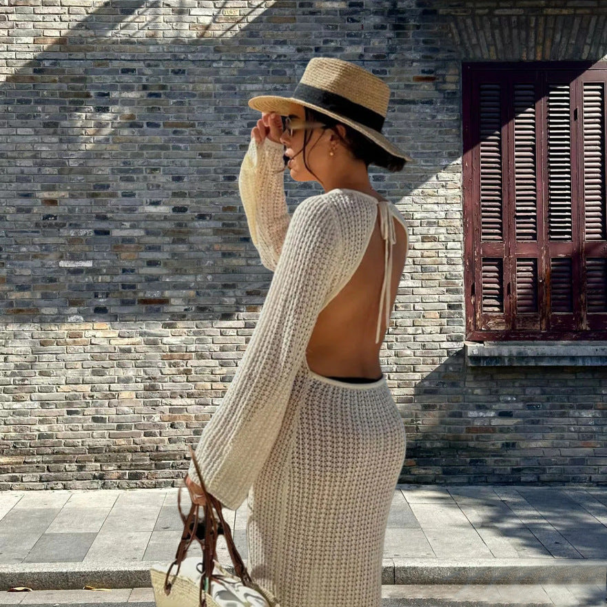 Robe maxi en tricot pour femmes avec décolleté en V profond et détail décoratif de bouton Chic und Stil