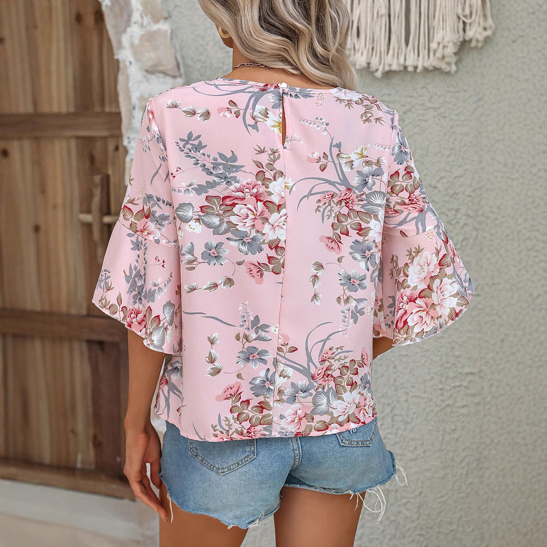 Blouse pour femmes avec des détails de volants et un imprimé floral Chic und Stil