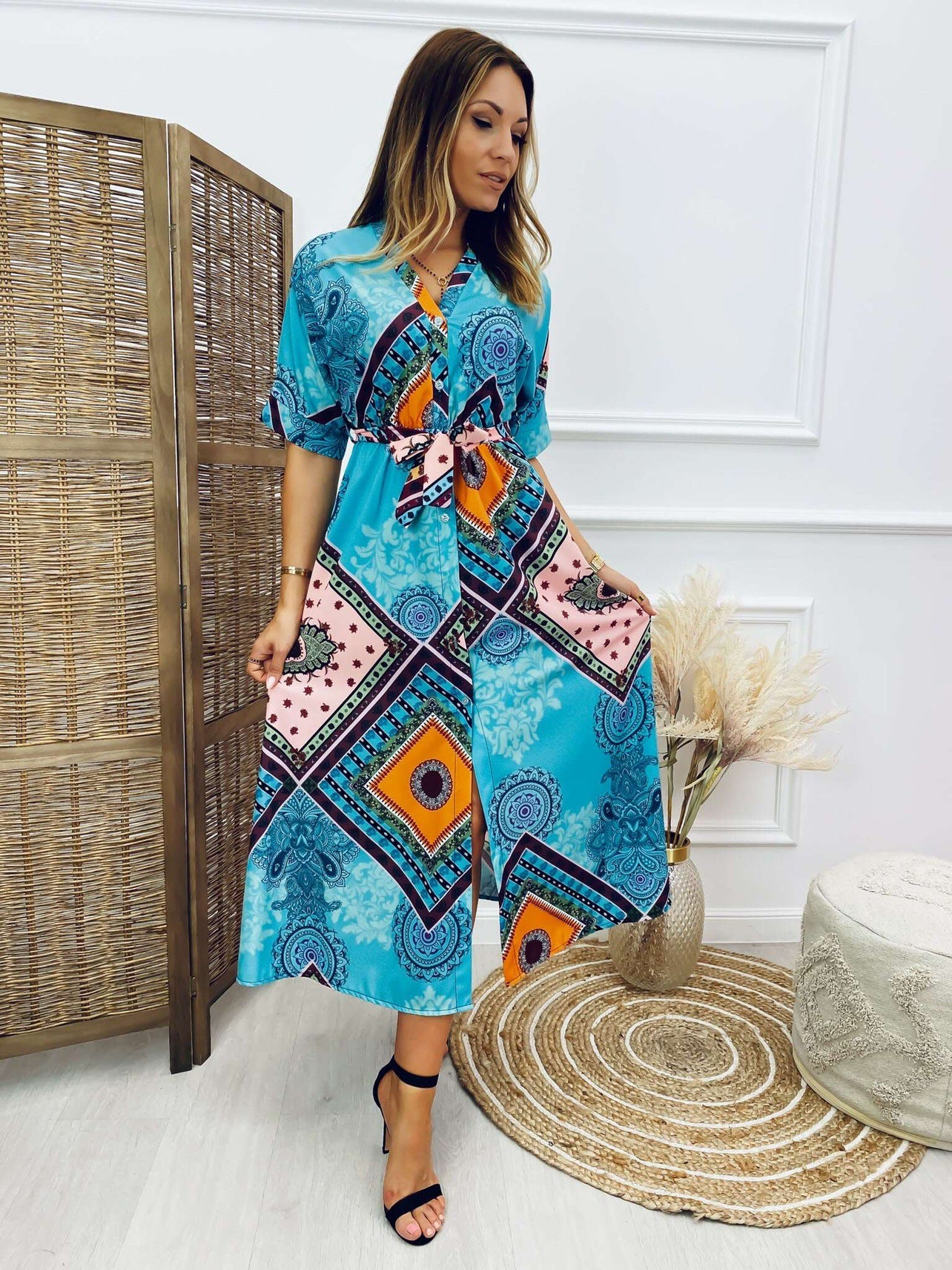 Women's Bohemian Inspired Slip Maxi Dress with Elegant Tie Belt Chic und Stil