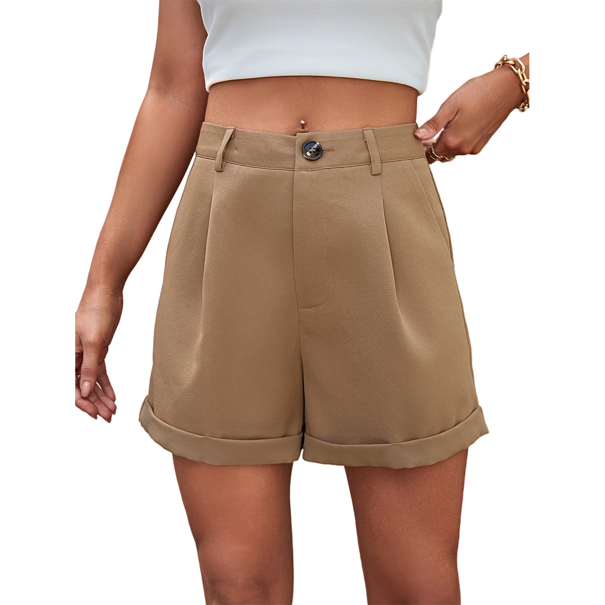 Shorts élégantes pour femmes avec ourlet retroussé et bouton décoratif Chic und Stil