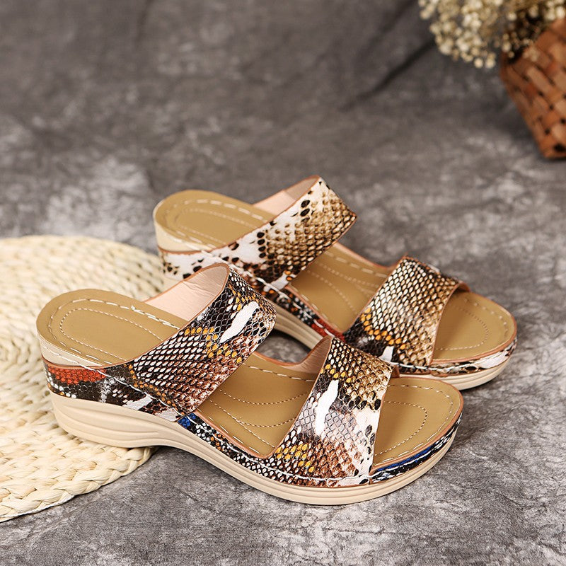 Sandales confortables pour dames avec des sangles élastiques et semelle antidérapante Chic und Stil