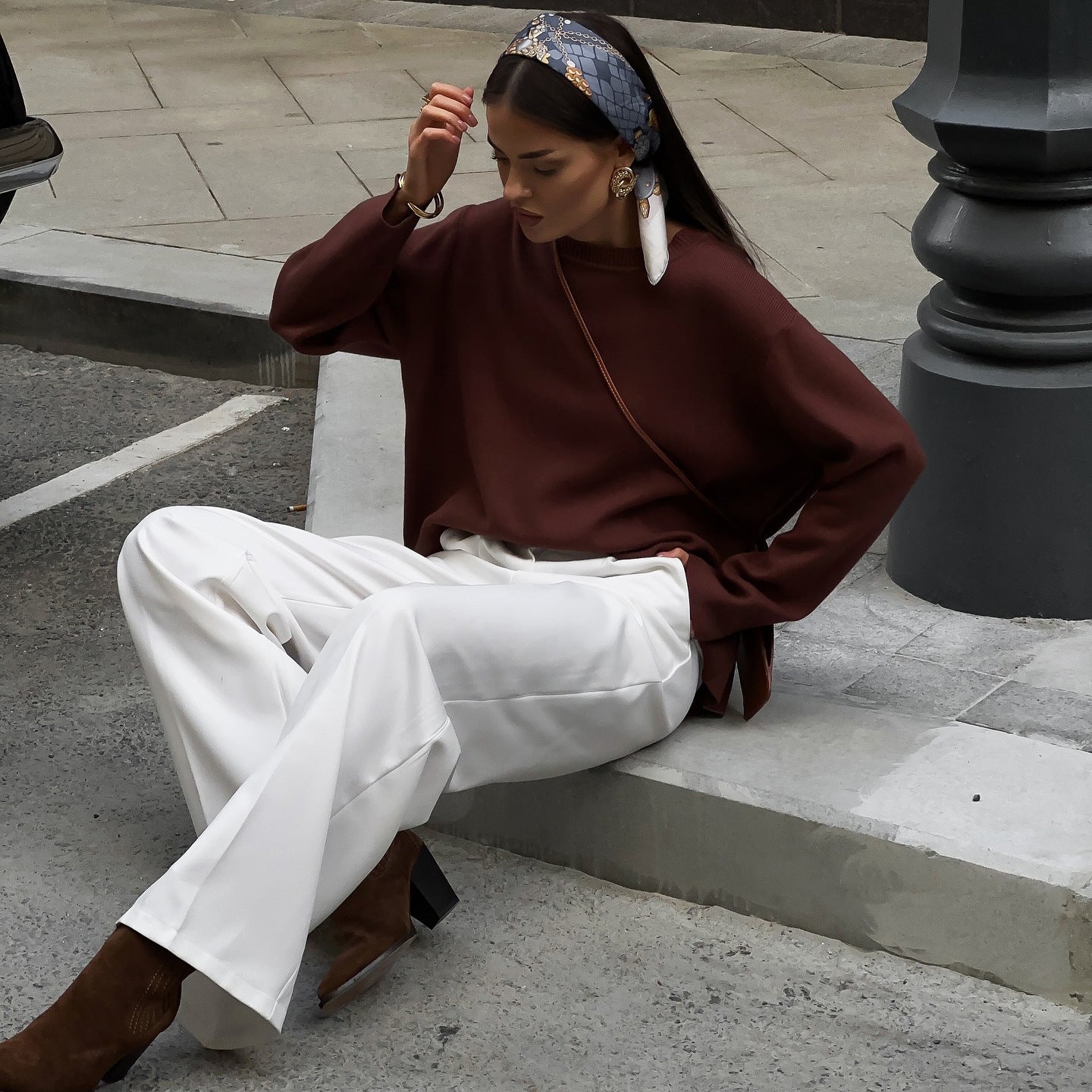 Casual sweater for women with a loose fit and chic stylish pants