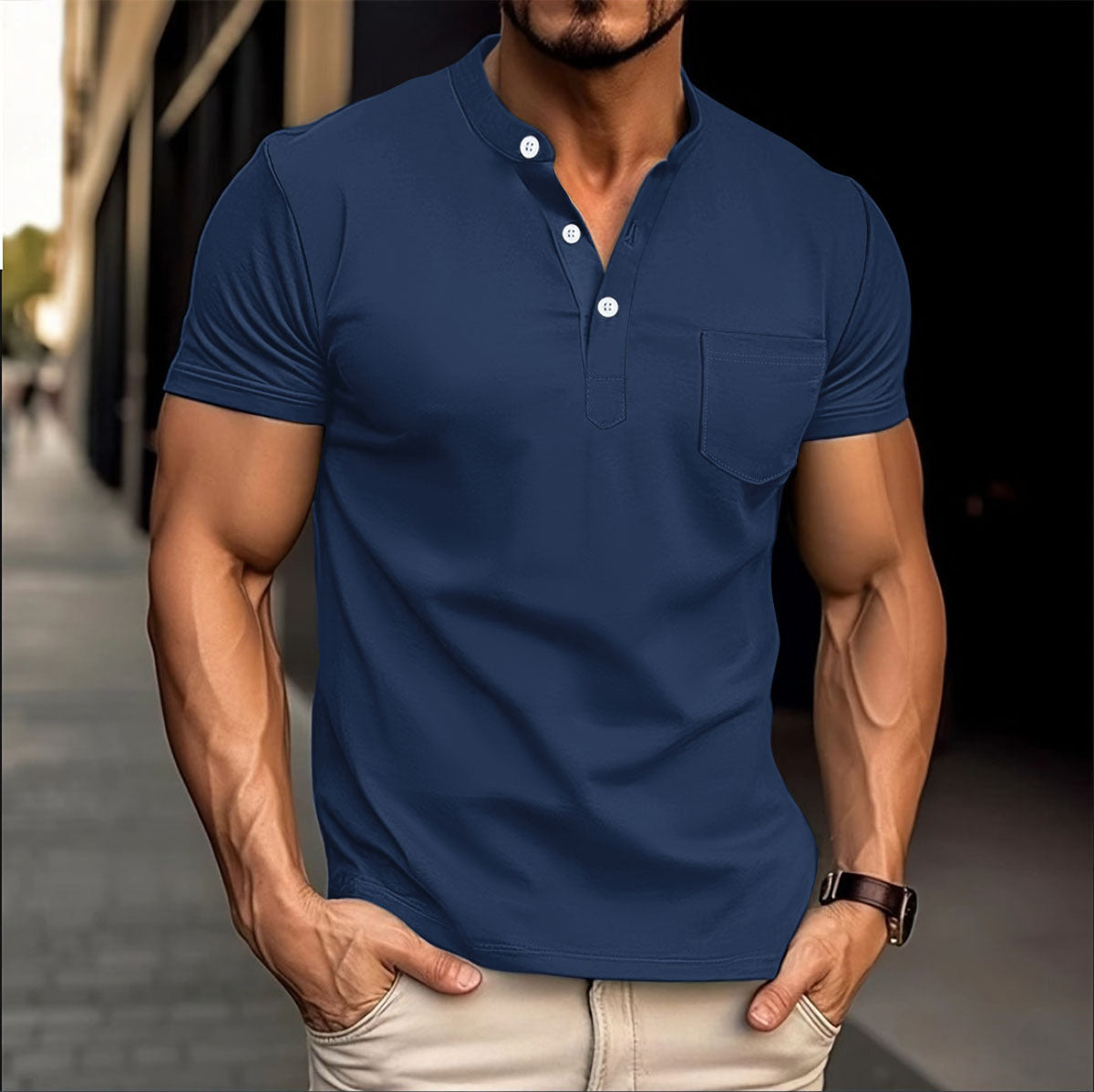 Polo pour hommes avec un col moderne et des détails de boutons Chic und Stil