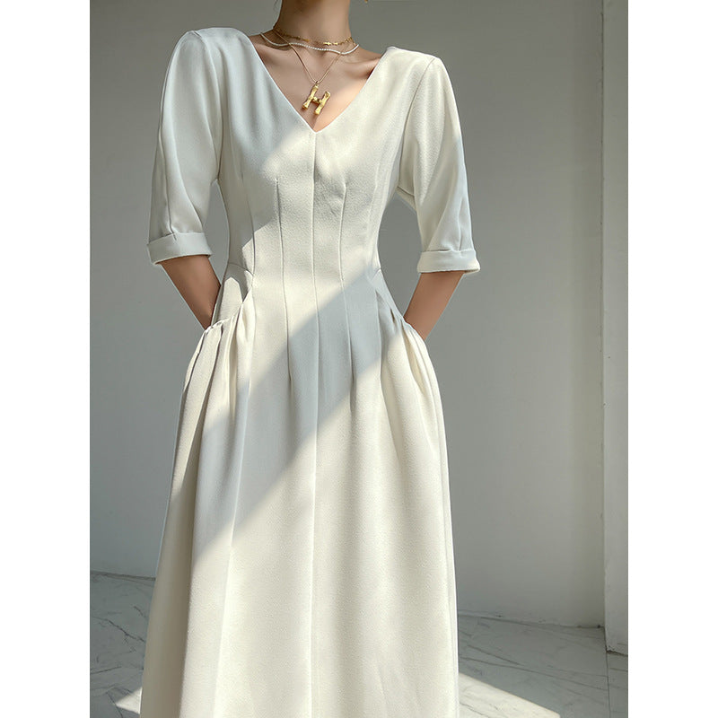 Robe midi élégante à manches bouffantes et col V Chic und Stil