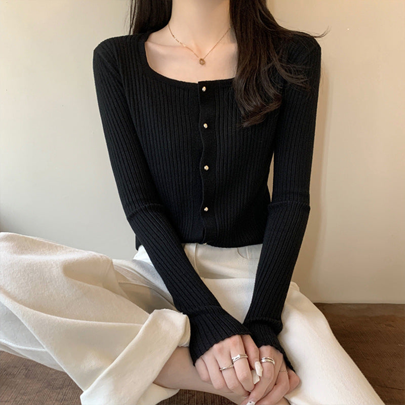 Chic and Style long sleeve women's cardigan with round neck and textured ribbed pattern