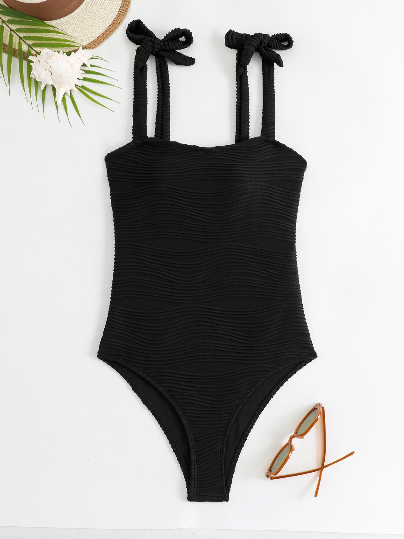 Maillot de bain une pièce pour femmes avec un design de volants tendance et des bretelles réglables Chic und Stil