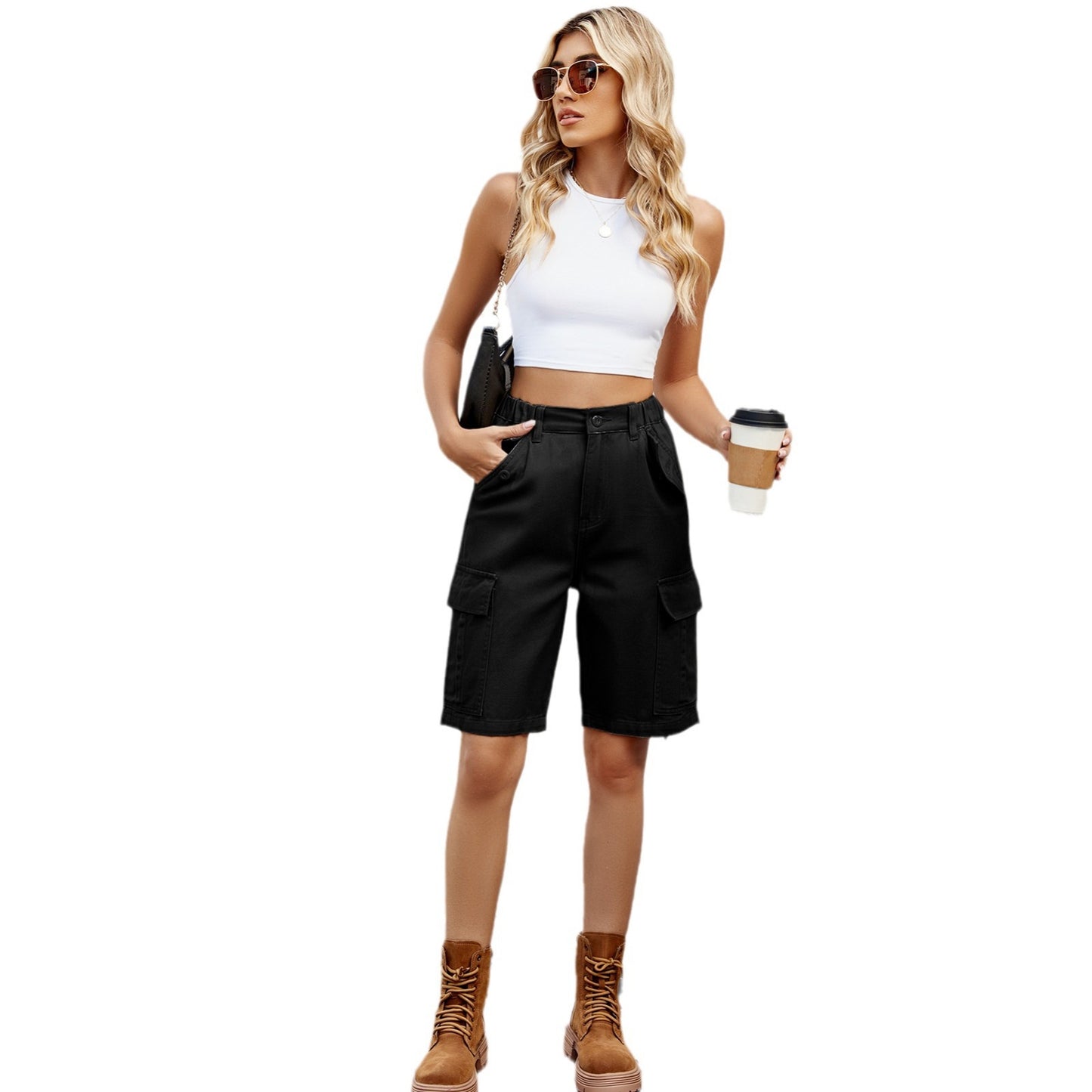 Women's high-waisted cargo shorts with practical side pockets Chic and stylish