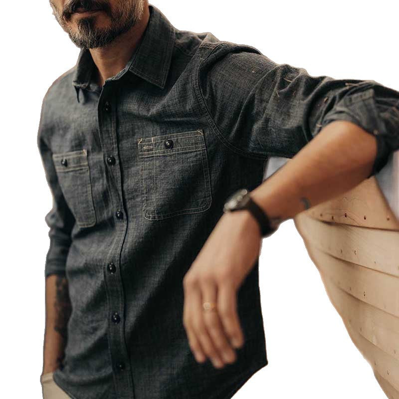 Chemise en chambray décontractée pour hommes avec deux poches poitrine et détails de boutons Chic und Stil