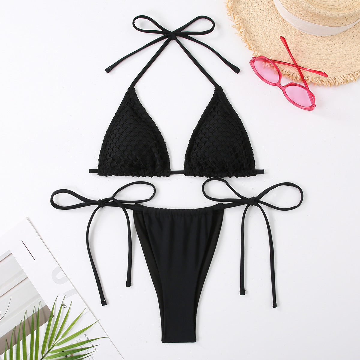 Bikini triangle pour femmes avec un design en filet raffiné et des liens réglables Chic und Stil