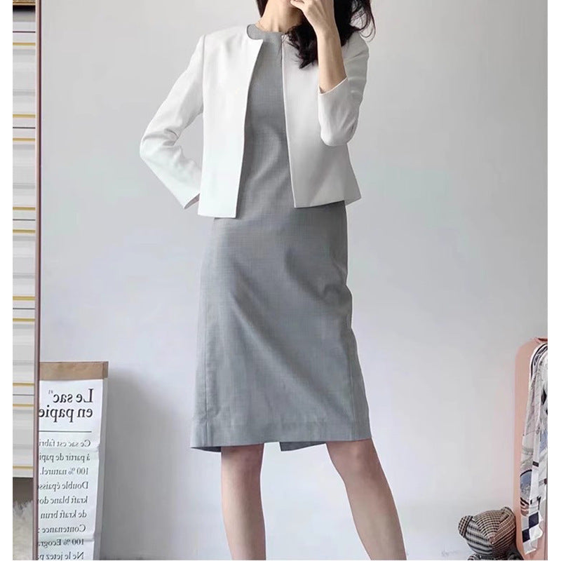 Veste de costume féminine élégante sur mesure et robe crayon Chic und Stil