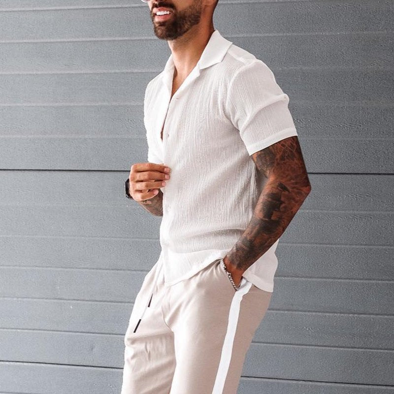 Chemise à manches courtes pour hommes avec tissu léger et col classique Chic und Stil