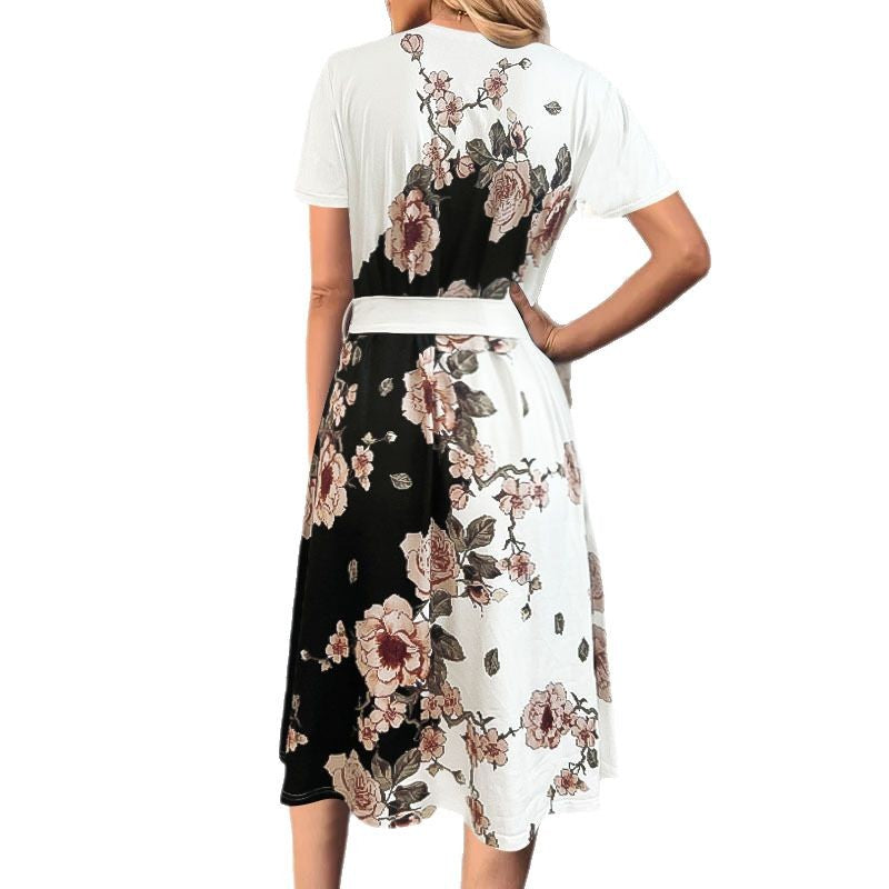 Robe fourreau pour femmes avec motifs floraux et ceinture ajustable Chic und Stil