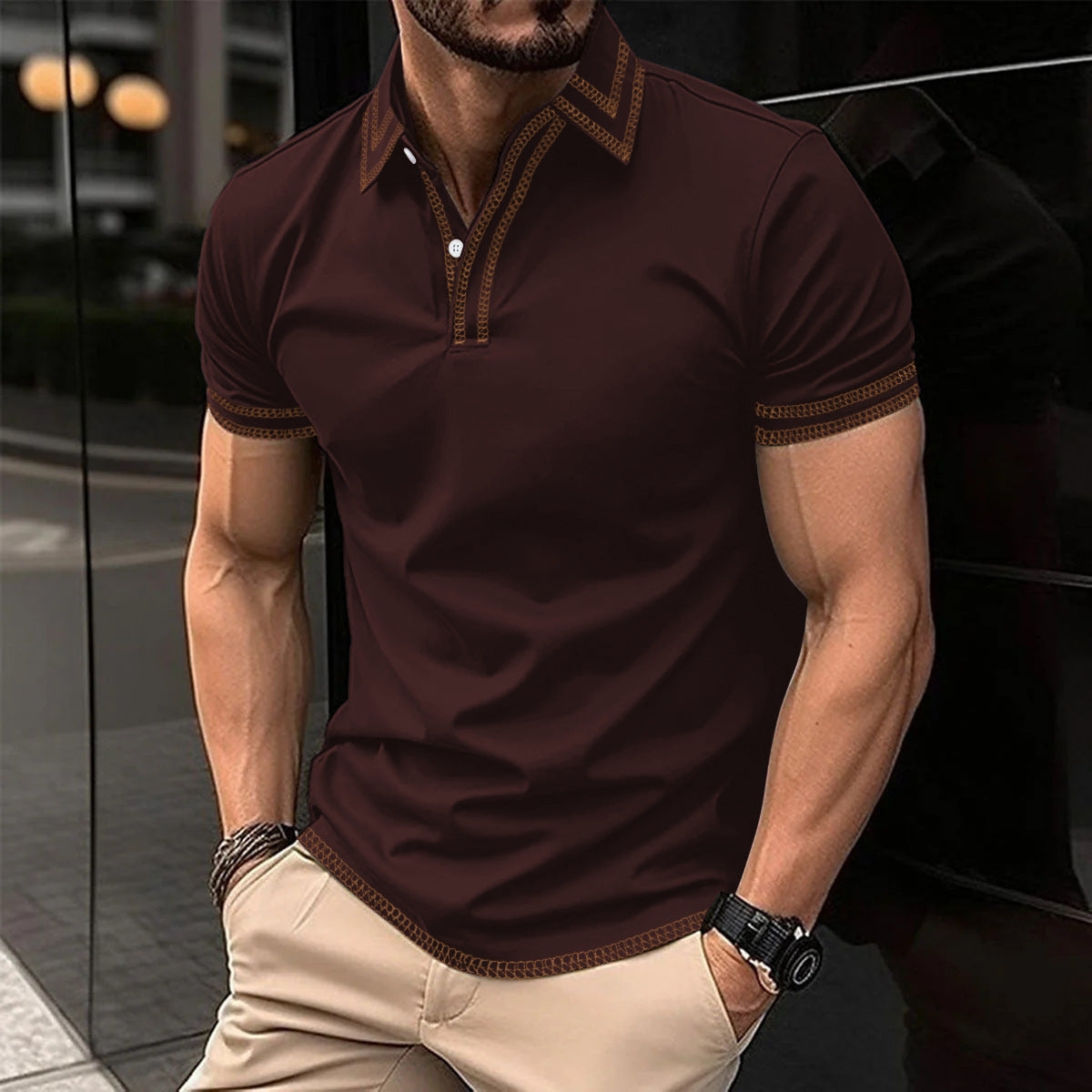 Polo pour homme stylé avec des détails de broderie tendance Chic und Stil