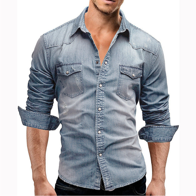Chemise en denim pour hommes avec des poches à rabat élégantes et une coupe slim à la mode Chic und Stil