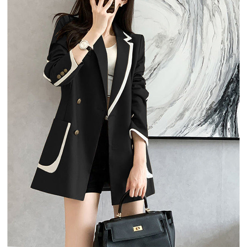 Veste pour femmes à double boutonnage sur mesure avec garniture contrastante Chic und Stil