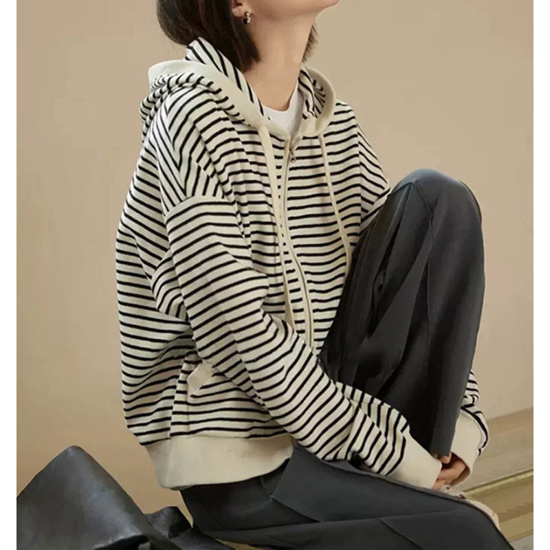 Sweatshirt à capuche rayé classique pour femmes Chic und Stil