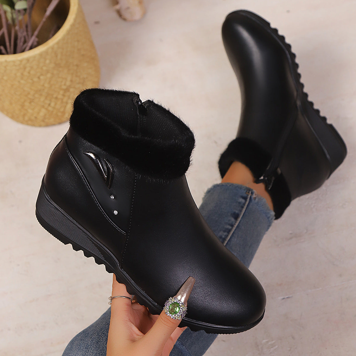 Bottes à talon compensé pour femmes avec doublure intérieure douce et fermeture éclair à la mode Chic und Stil