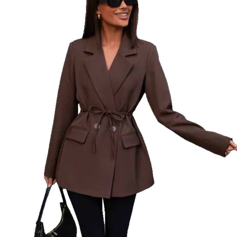 Blazer féminin à la mode avec ceinture ajustable Chic und Stil