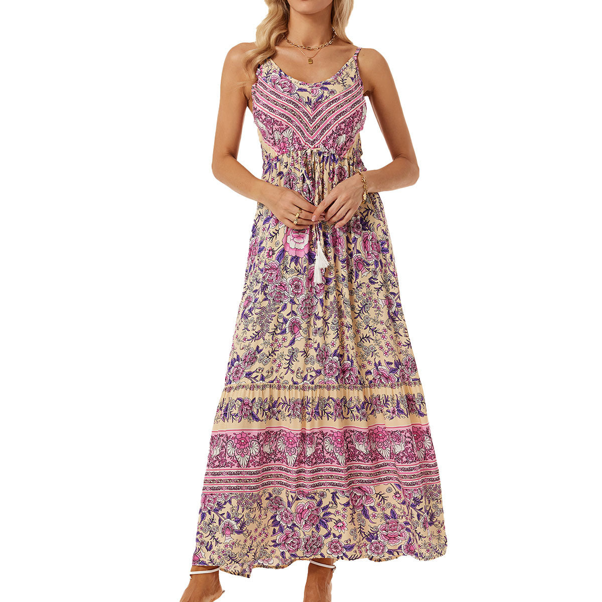 Robe maxi aérienne pour femmes avec un design floral ludique et un tirage à la taille Chic und Stil