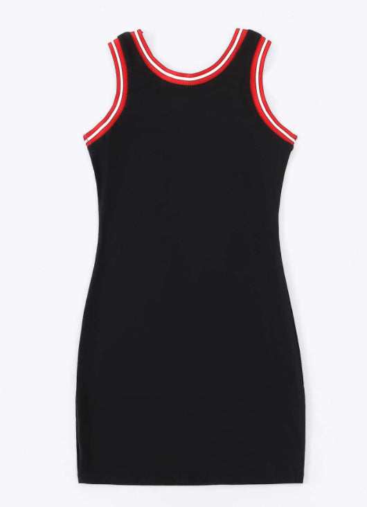 Robe sportive pour femmes de style basketball avec inscription brodée Chic und Stil