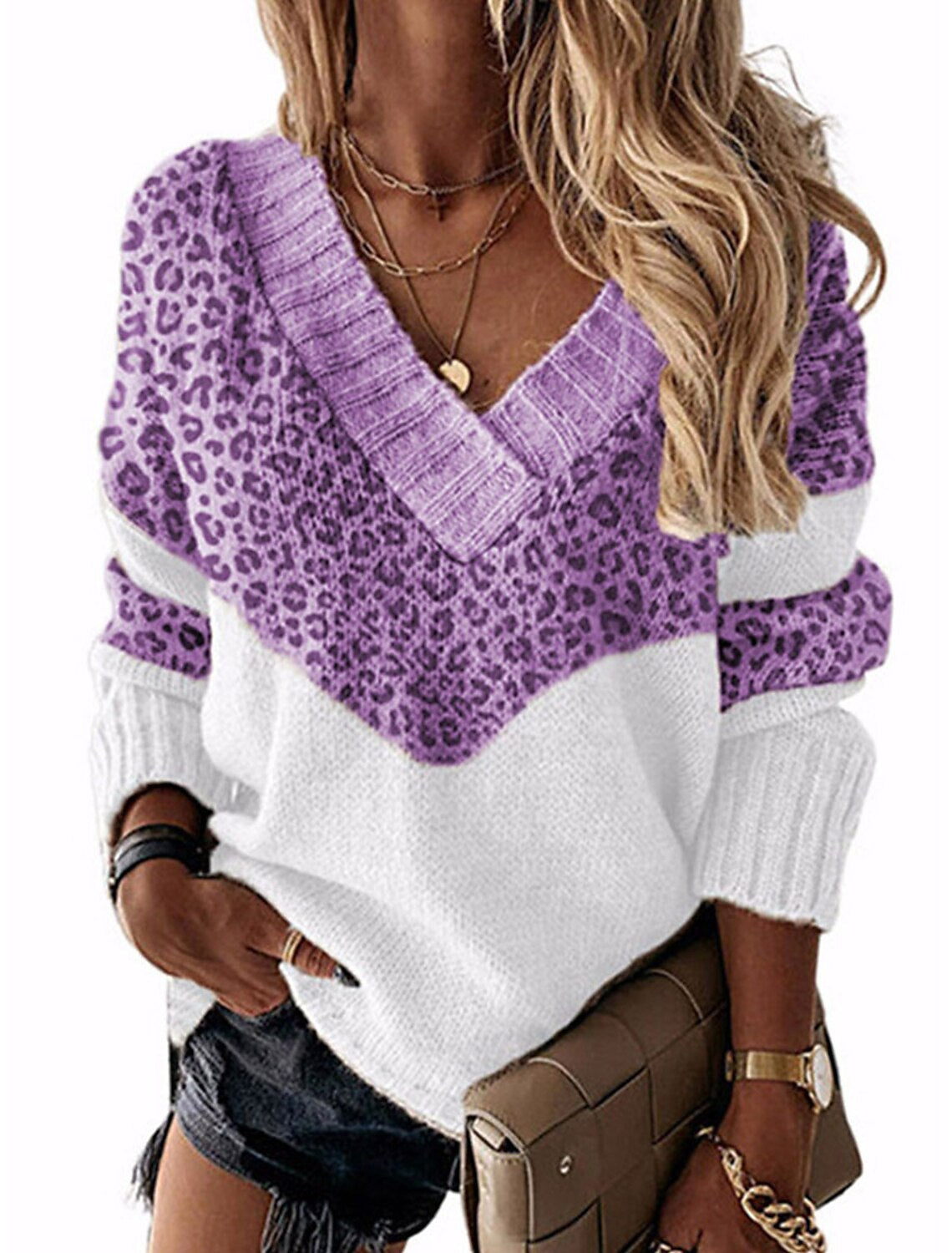 Pull femme à col en V avec motif léopard Chic und Stil