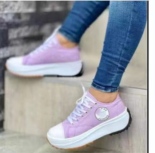 Baskets en toile sportives pour femmes au design urbain avec semelle en caoutchouc Chic und Stil
