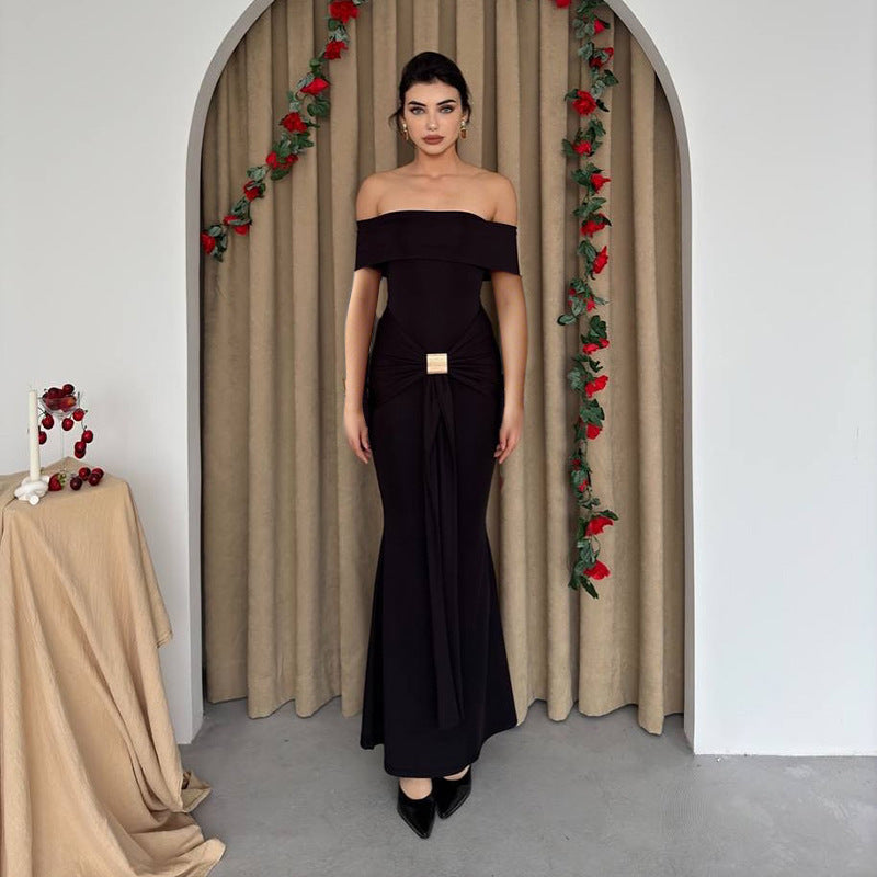 Robe maxi décolletée pour femmes avec silhouette élégante Chic und Stil