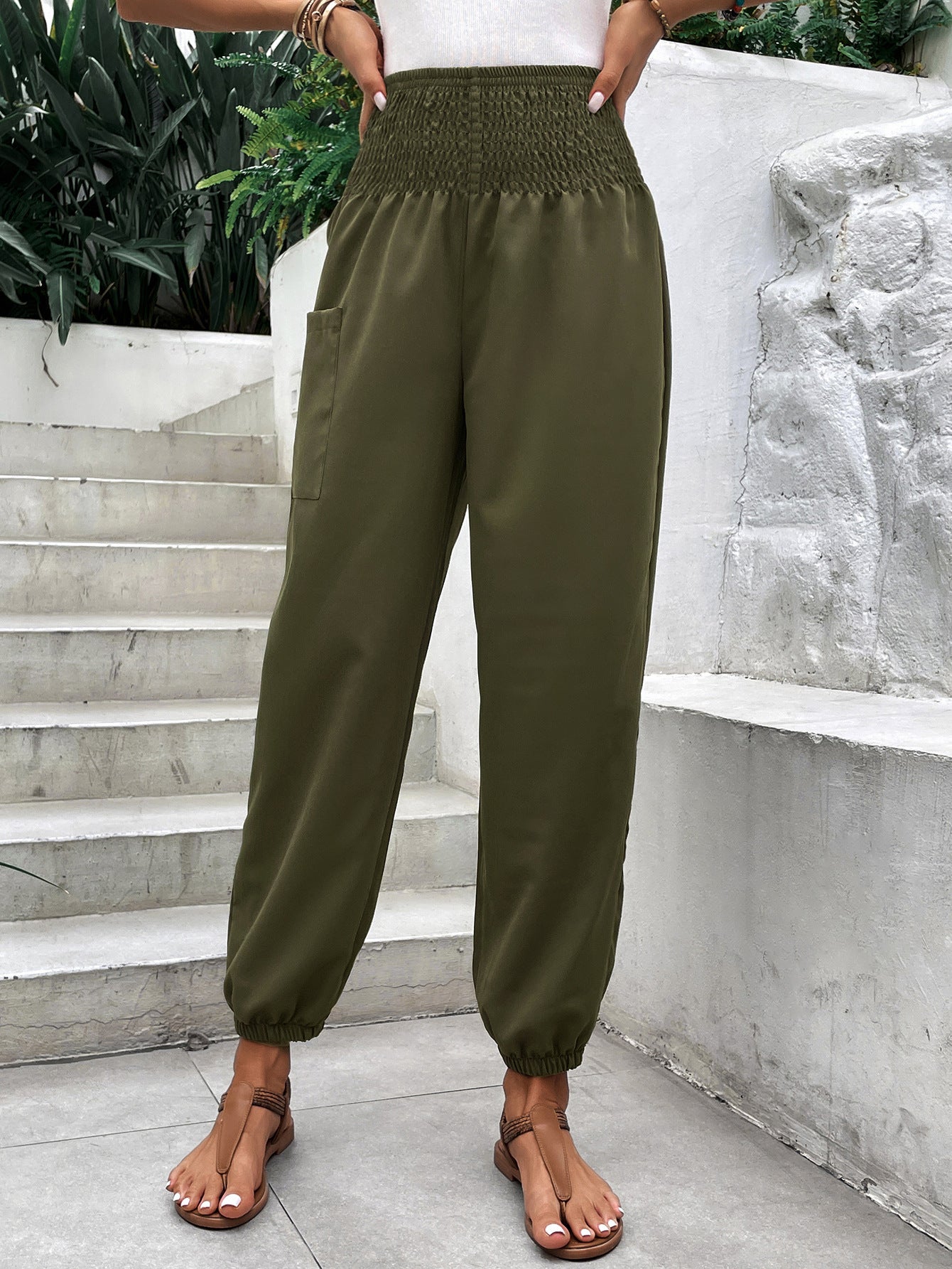 Pantalon d'été décontracté pour femmes à taille haute et jambe étroite Chic und Stil