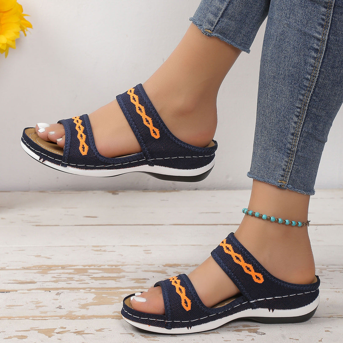 Sandales de loisirs confortables pour femmes avec des brides ajustables et une semelle ergonomique Chic und Stil