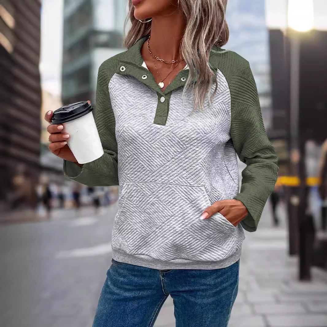 Pull femme à col montant tendance avec surface texturée Chic und Stil