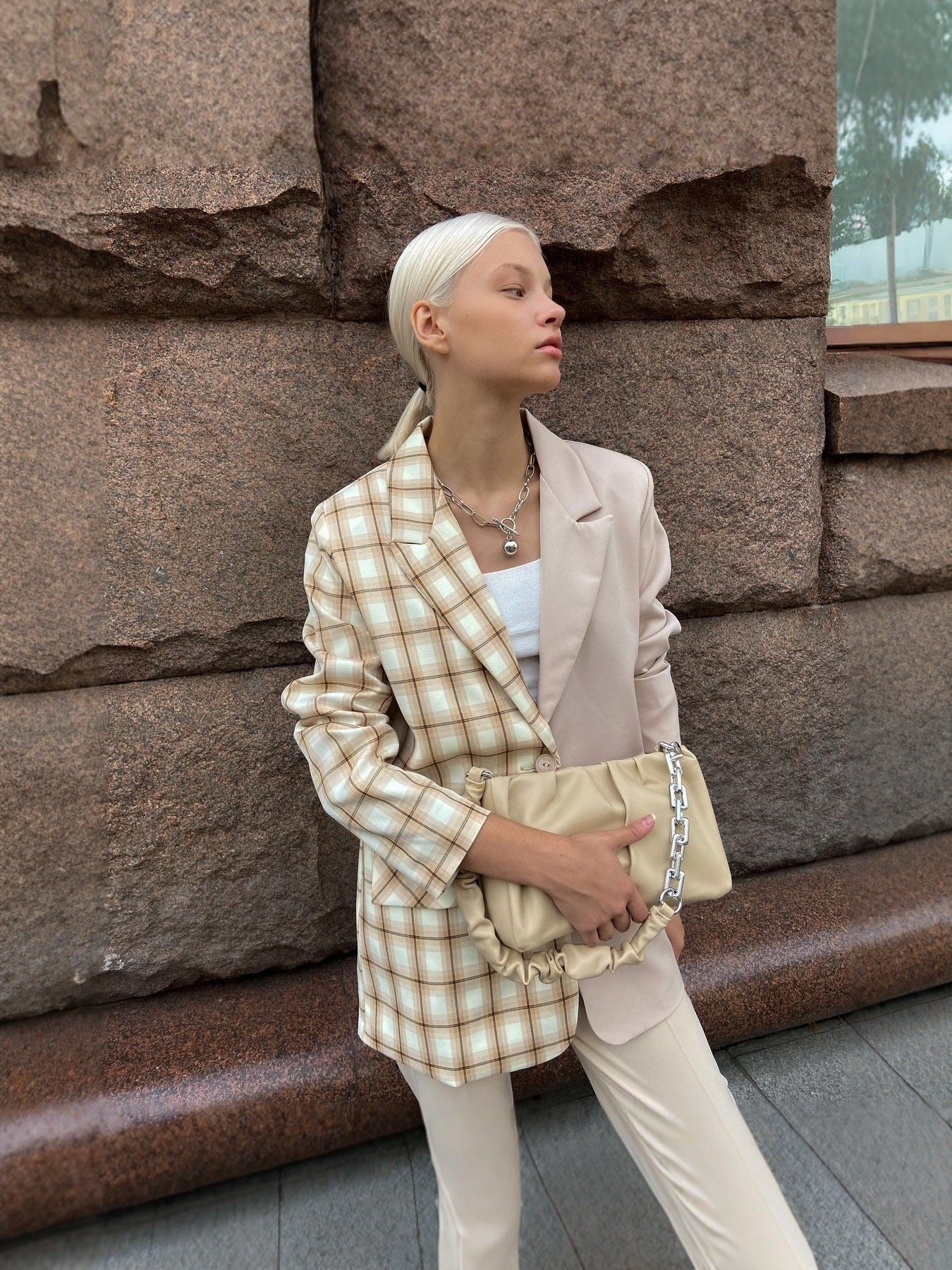Blazer à carreaux pour femme avec coupe douce Chic und Stil