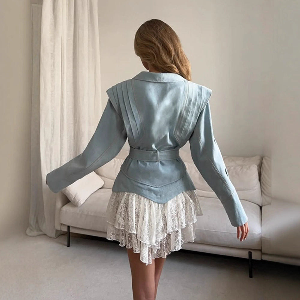 Blazer pour femmes avec des manches volumineuses et une élégante ceinture à nouer Chic und Stil