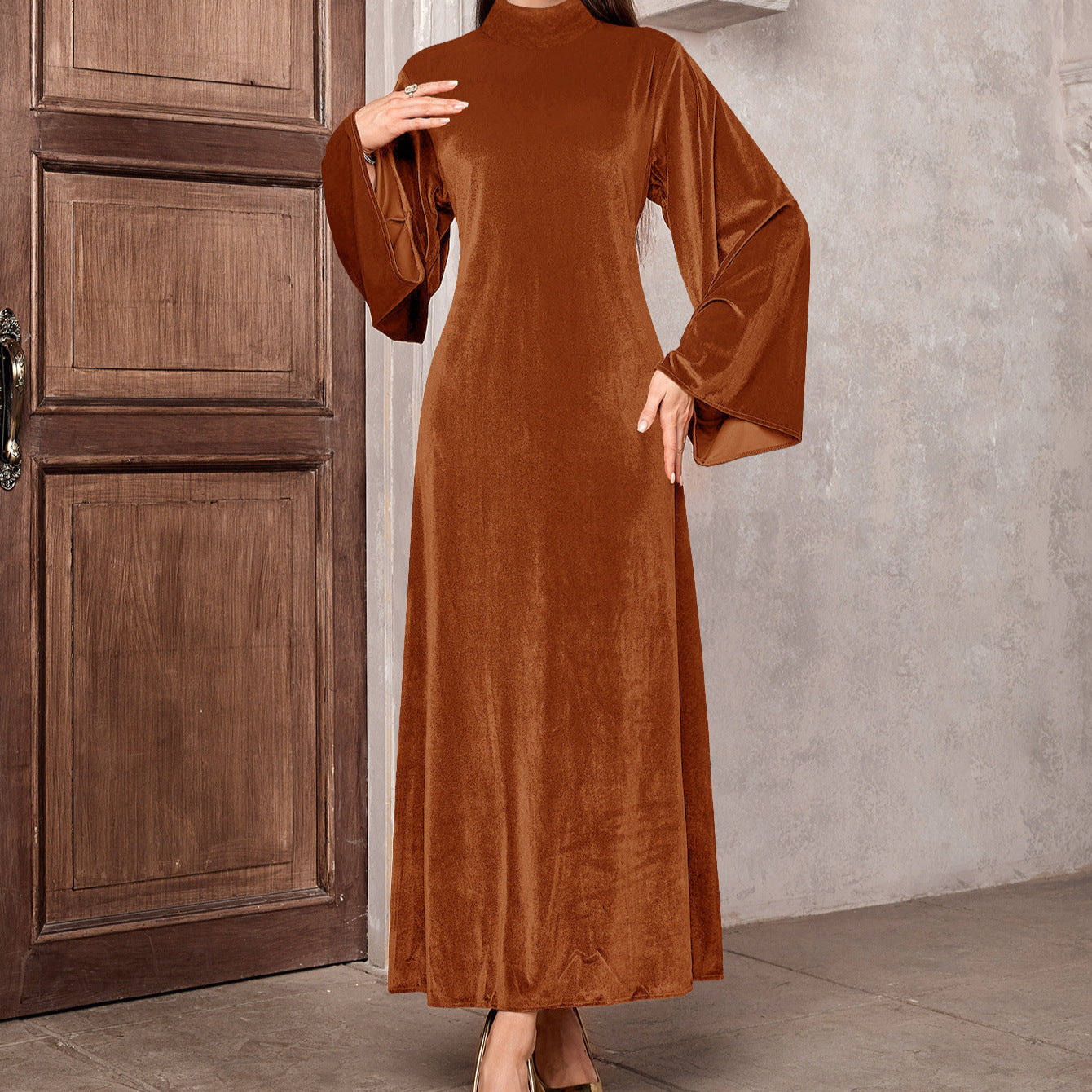 Robe maxi cintrée pour femmes en velours luxueux avec des manches volumineuses Chic und Stil