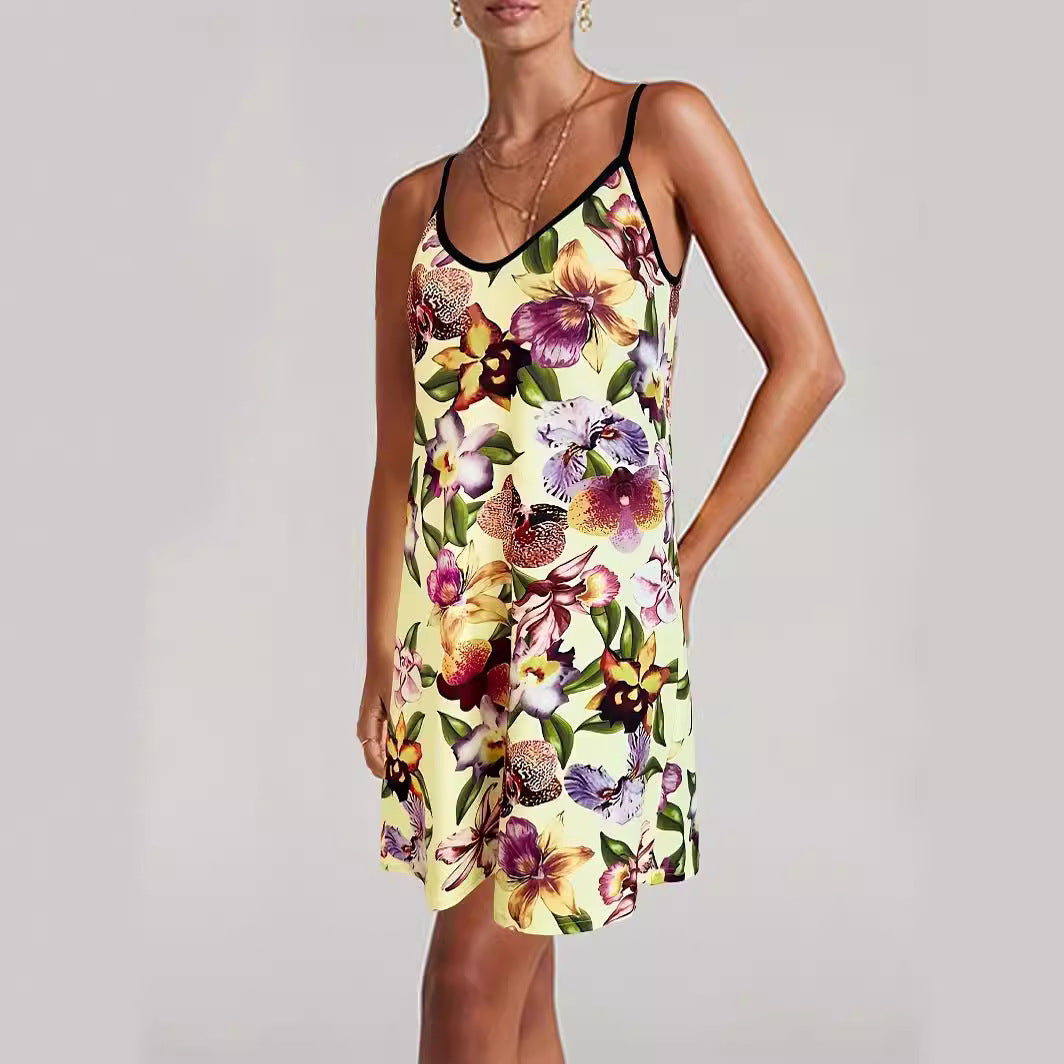 Robe d'été florale pour dames avec des bretelles spaghetti et ligne A Chic und Stil