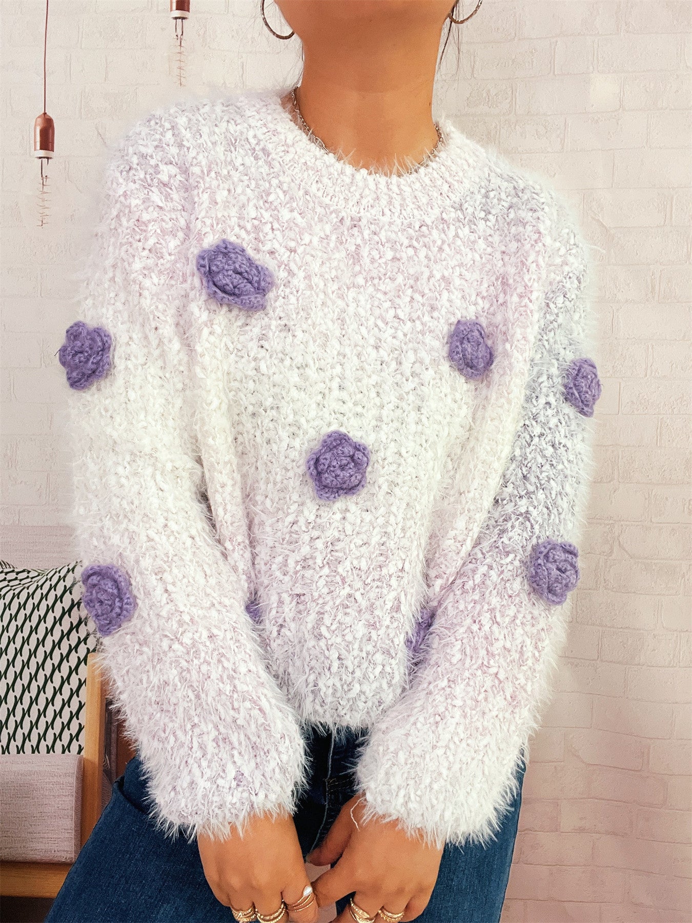 Dames pull confortable et moelleux avec des appliqués floraux ludiques Chic und Stil