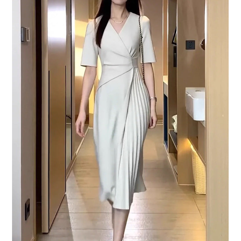Robe midi élégante pour femme à encolure portefeuille avec détails plissés Chic und Stil