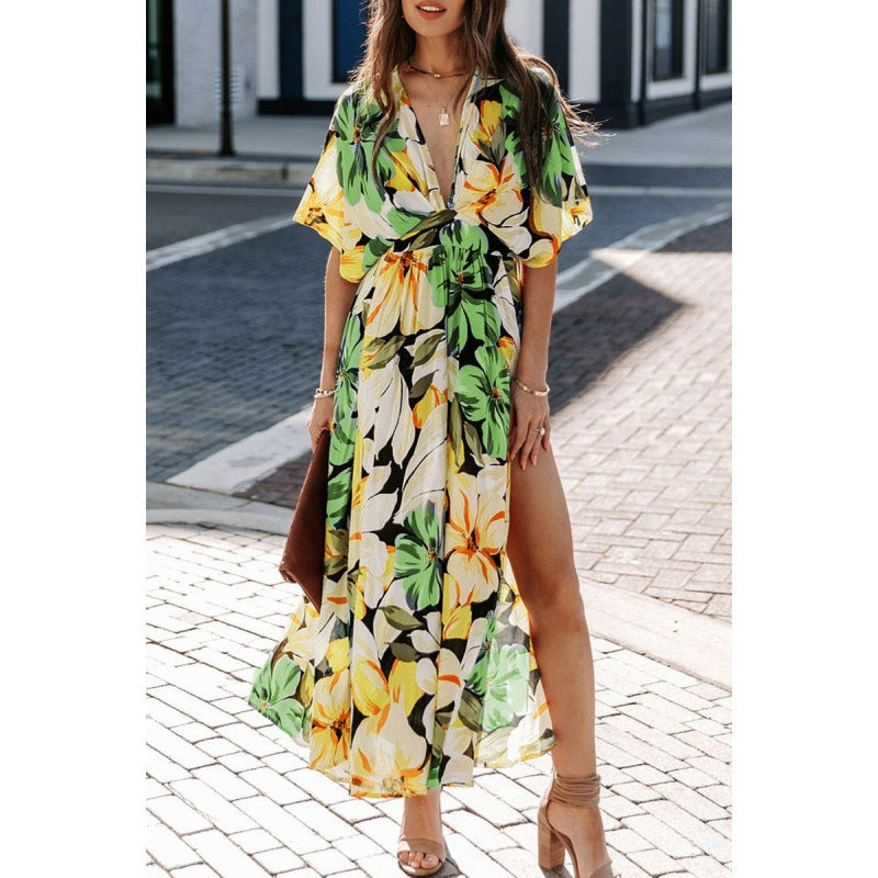 Robe maxi en fleurs à encolure habillée avec fente et ceinture Chic und Stil