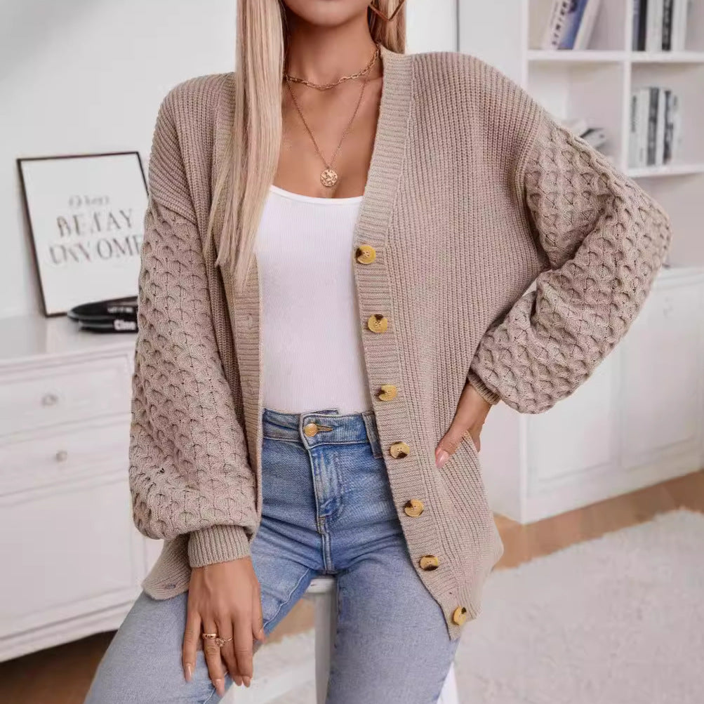 Veste en tricot pour femmes avec des manches texturées et des détails de boutons Chic und Stil