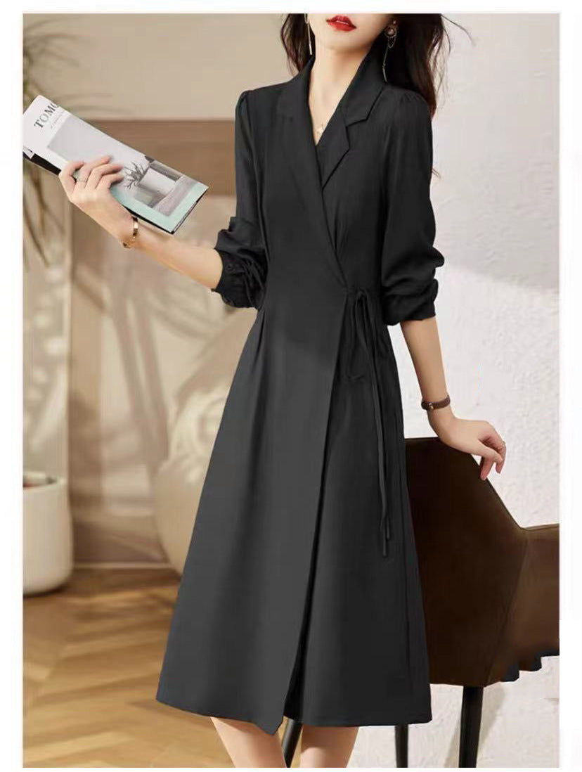 Robe midi ajustée pour femmes avec détail de poche Chic und Stil