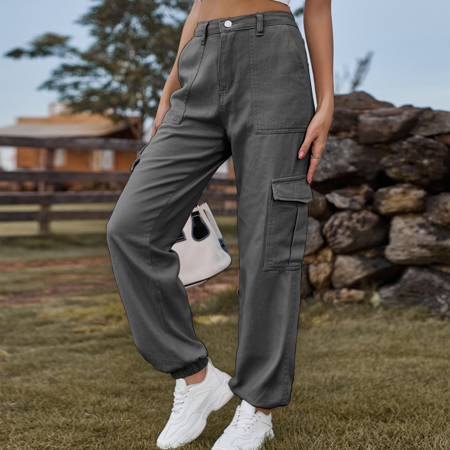 Women's cargo pants with side pockets and high waist Chic und Stil