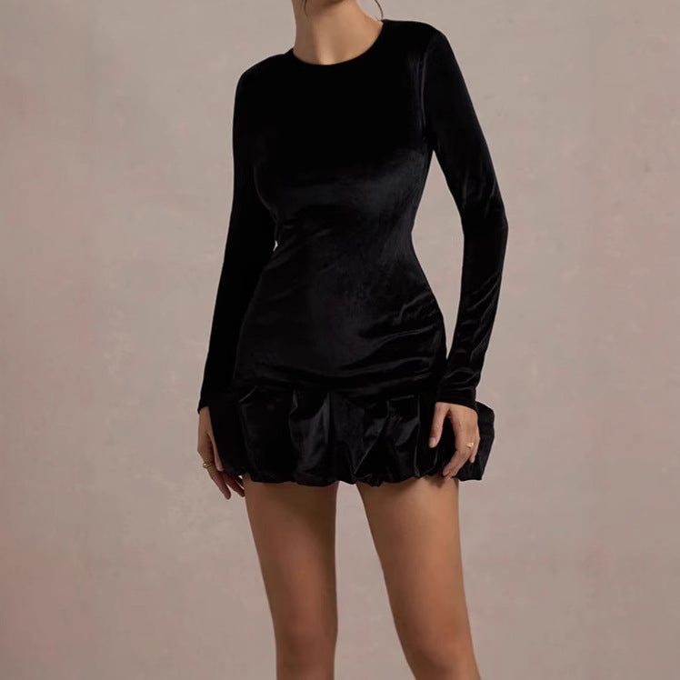 Robe mini pour femmes en velours raffiné avec des détails de volants volumineux Chic und Stil