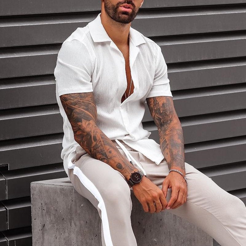 Chemise à manches courtes pour hommes avec tissu léger et col classique Chic und Stil