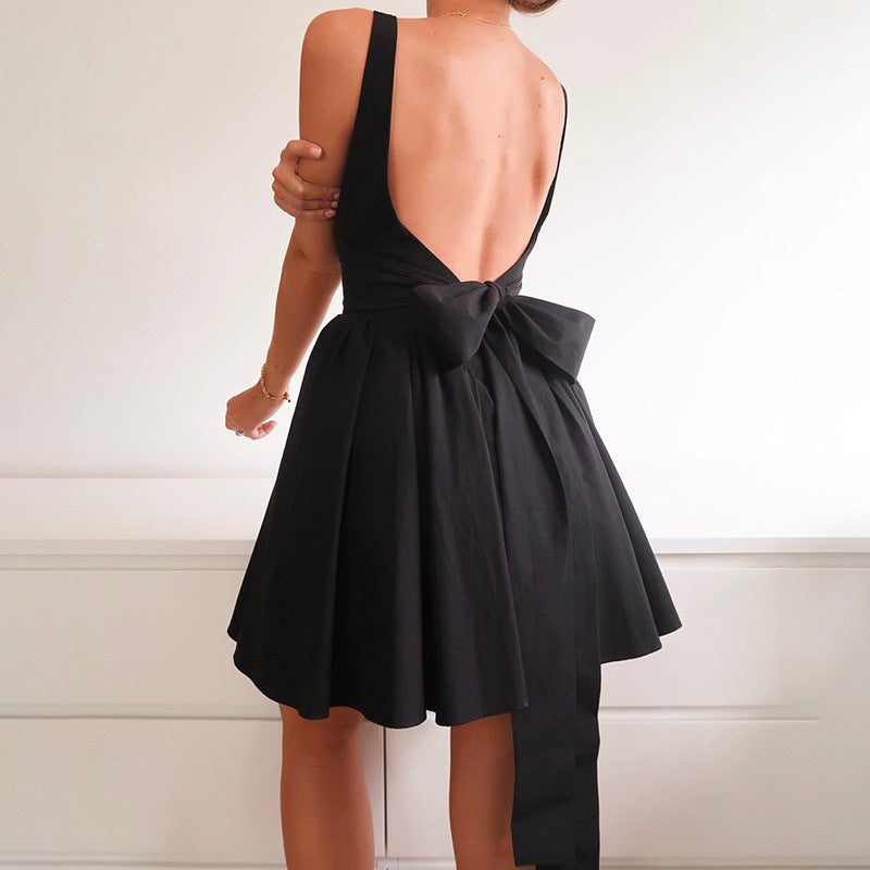 Robe mini A-ligne pour femmes avec décolleté carré et jupe volumineuse Chic und Stil