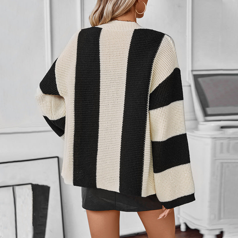 Dame cardigan avec un motif gaufré unique et des détails de bouton tendance Chic und Stil