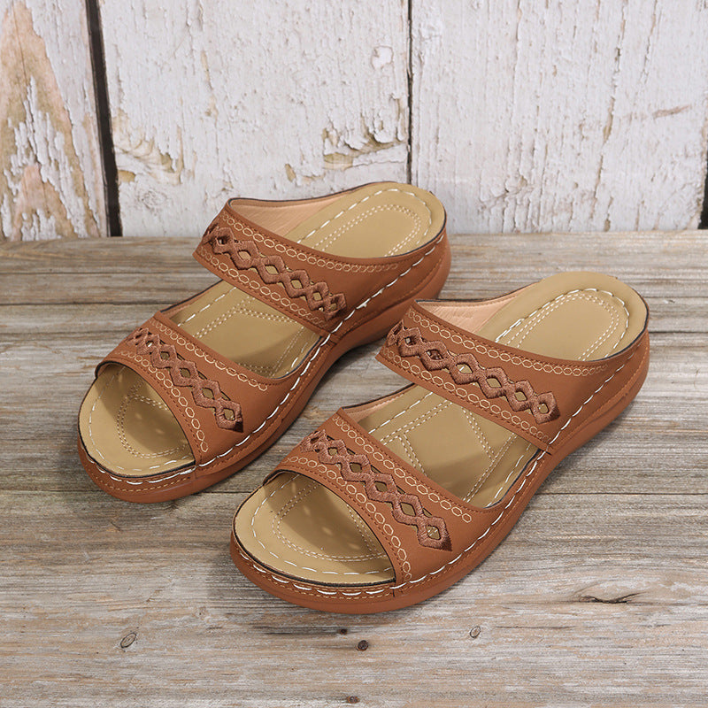 Sandales à enfiler décoratives Chic und Stil pour femmes