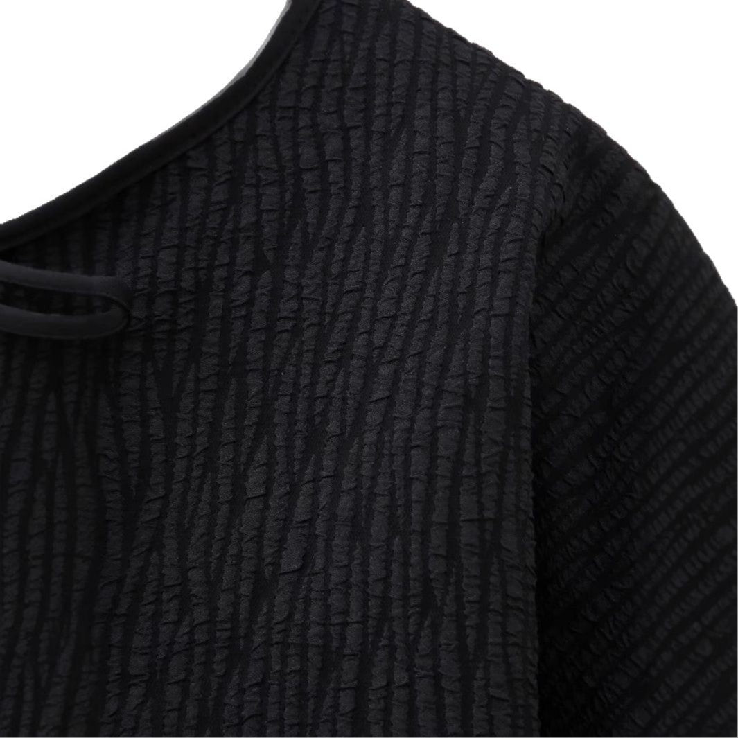 Dames élégant doudoune avec détails de volants élaborés et col haut Chic und Stil