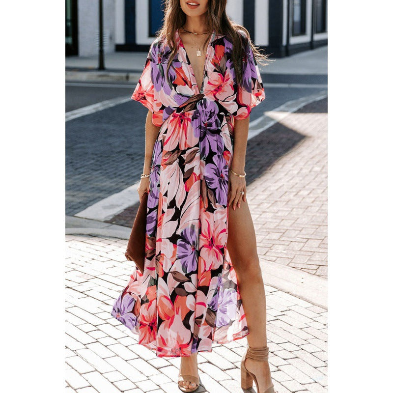 Robe maxi en fleurs à encolure habillée avec fente et ceinture Chic und Stil